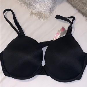 New without tags Victoria’s Secret Pink bra!